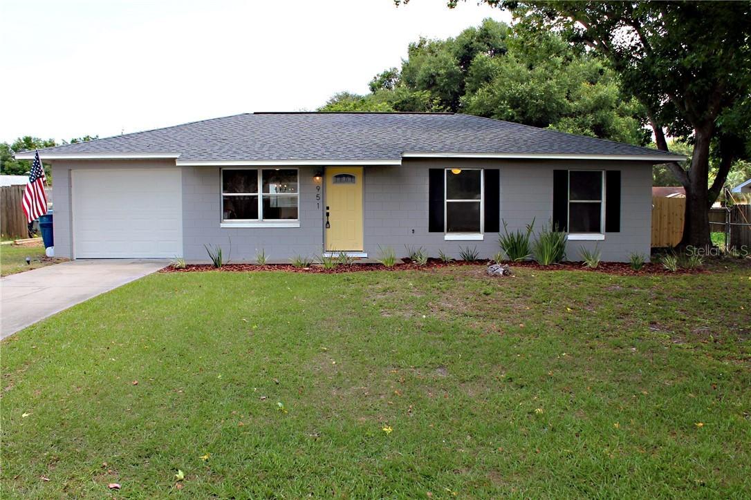 951 Cedar Cir., Tavares, FL 32778
