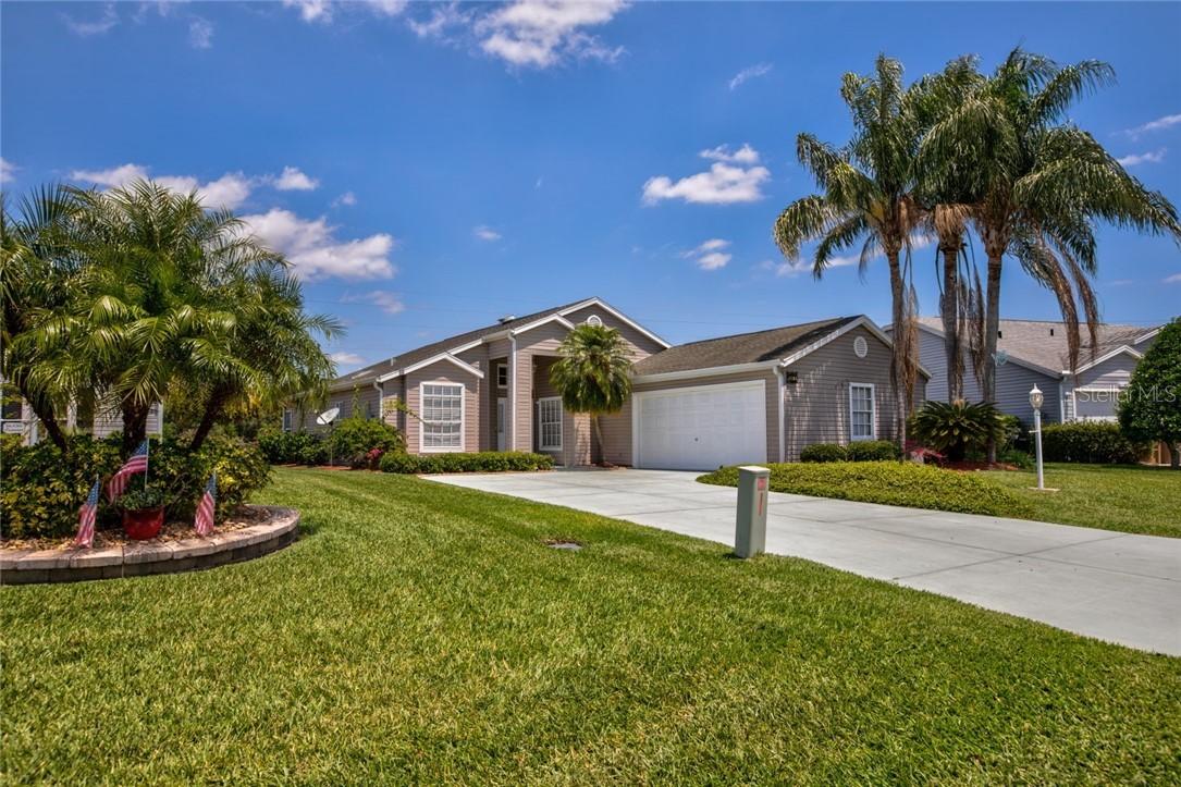 5417 Zinnia St., Leesburg, FL 34748