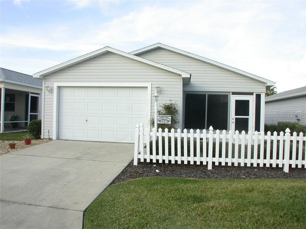 2241 Bellamy Ln., The Villages, FL 32162