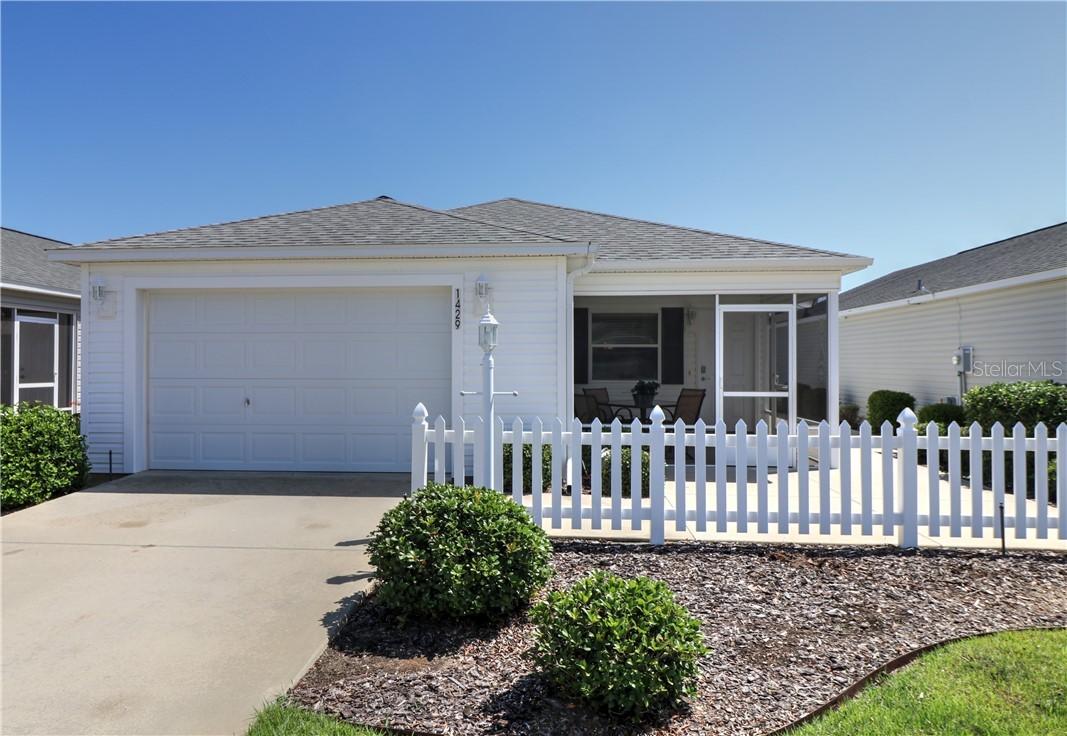 1429 Dynasty Pl., The Villages, FL 32163