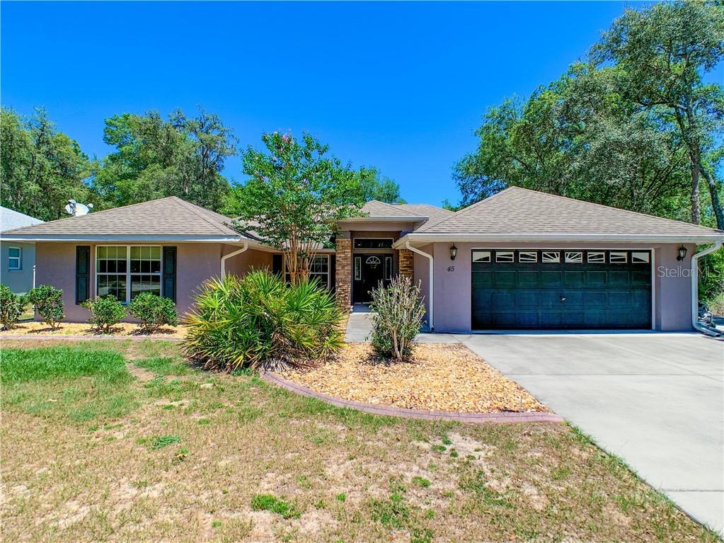 45 Bay Dr., Ocklawaha, FL 32179