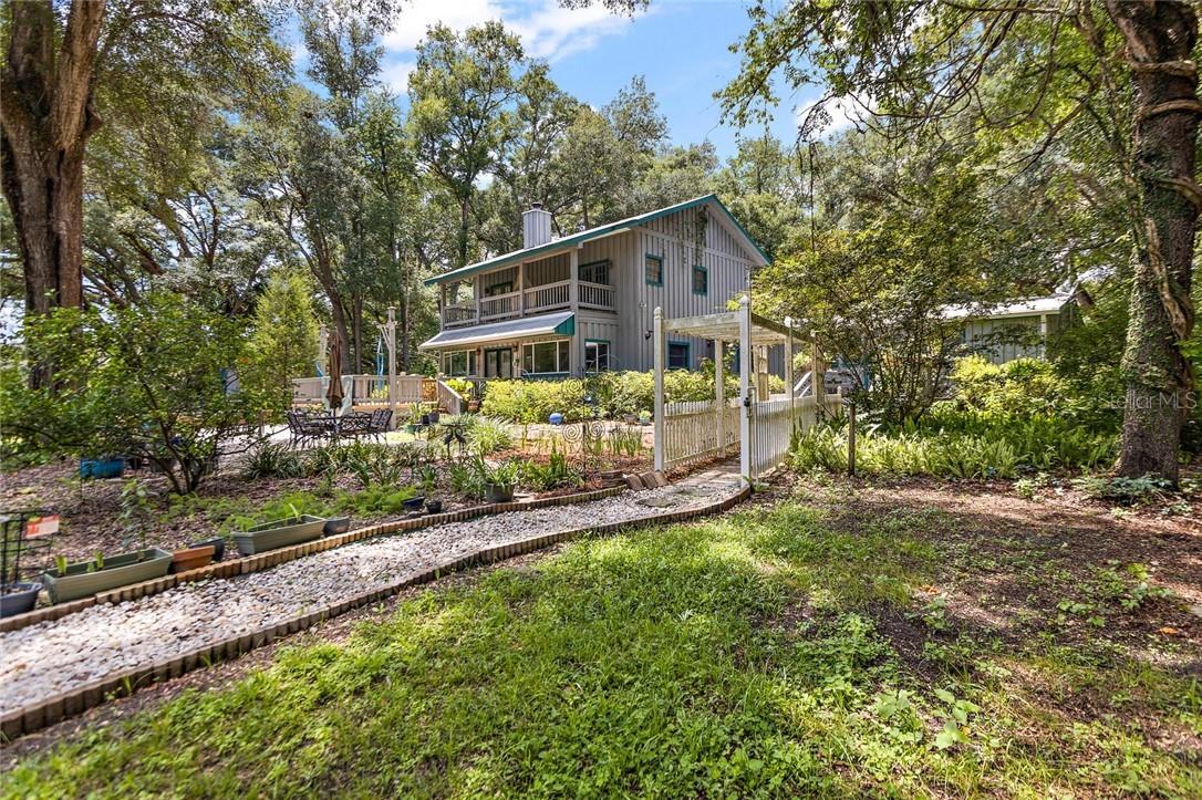 35013 Island Pond Ln., Eustis, FL 32736