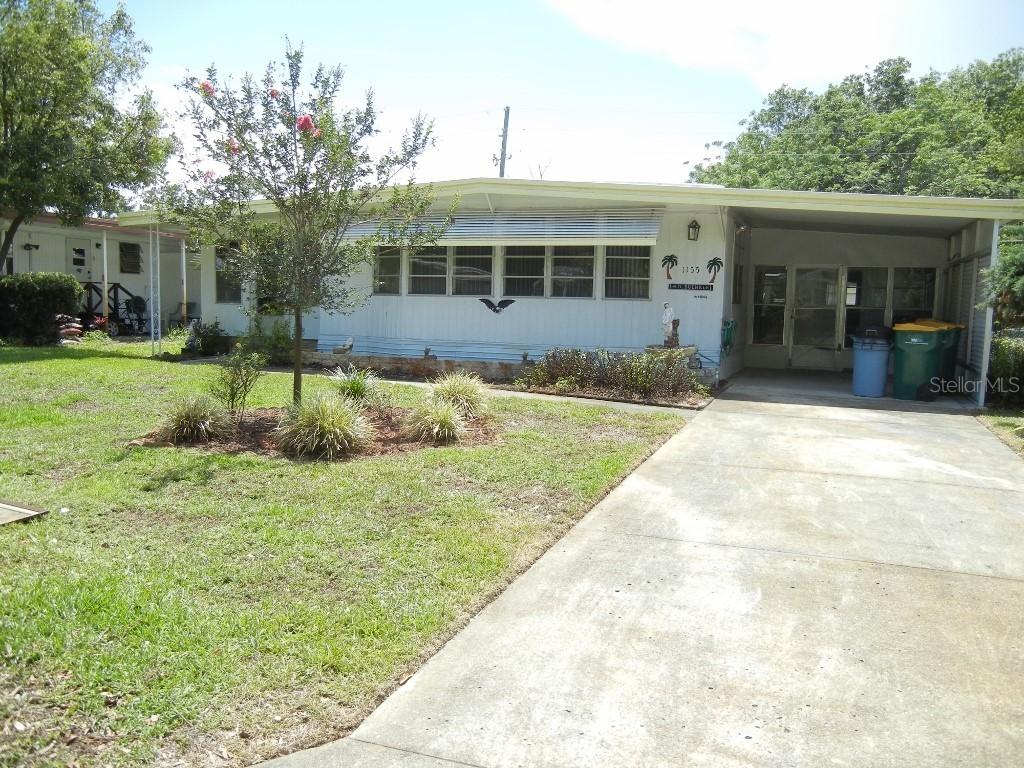 1155 Capella Dr., Tavares, FL 32778