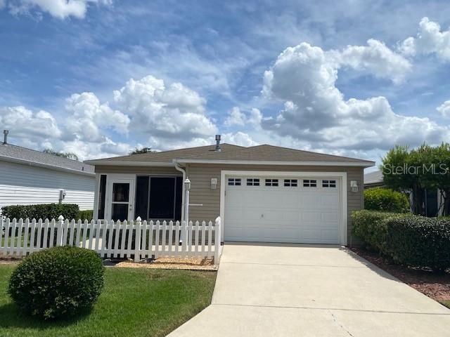 2346 Pine Ridge St., The Villages, FL 32162