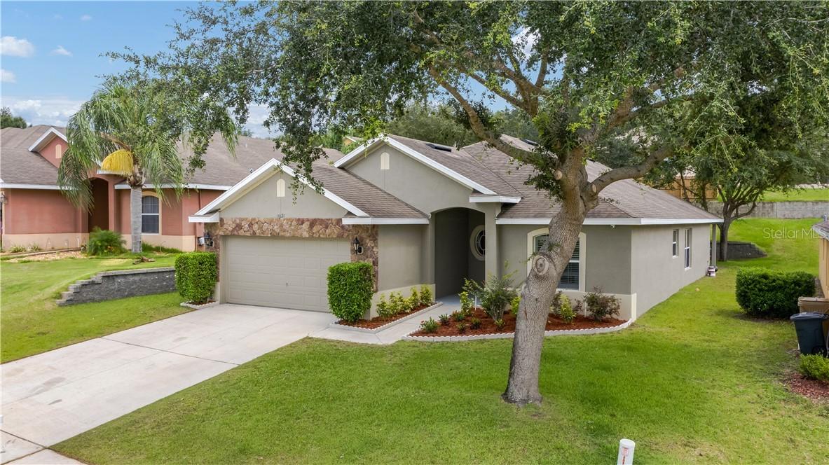 30120 Sandbunker Ln., Sorrento, FL 32776