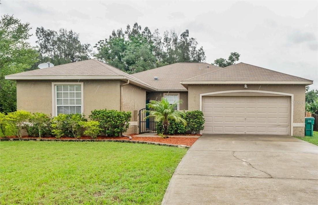539 Bluff Pass Dr., Eustis, FL 32726