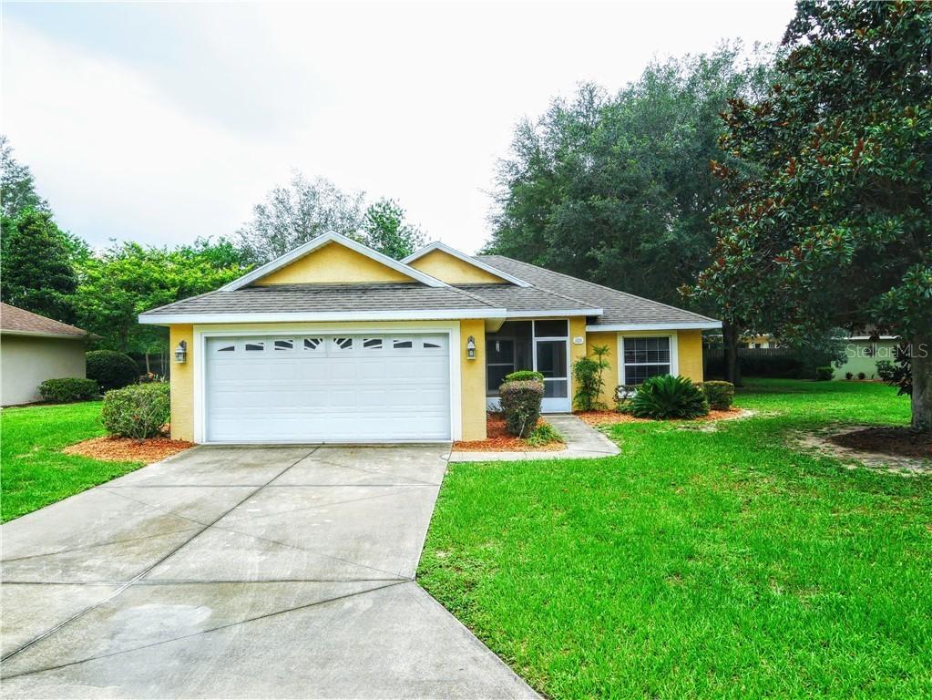 105 Twin Lake Cir., Umatilla, FL 32784