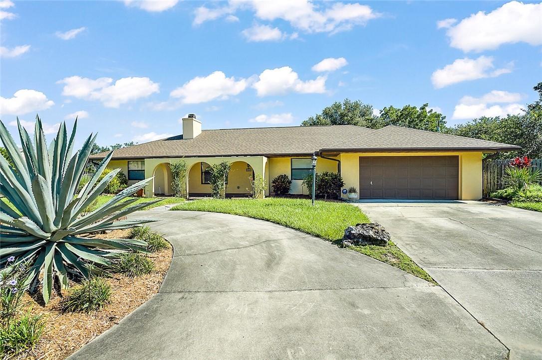 3028 Lake Woodward Dr., Eustis, FL 32726