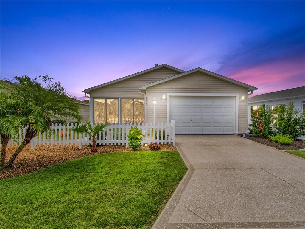 2338 Pine Ridge St., The Villages, FL 32162