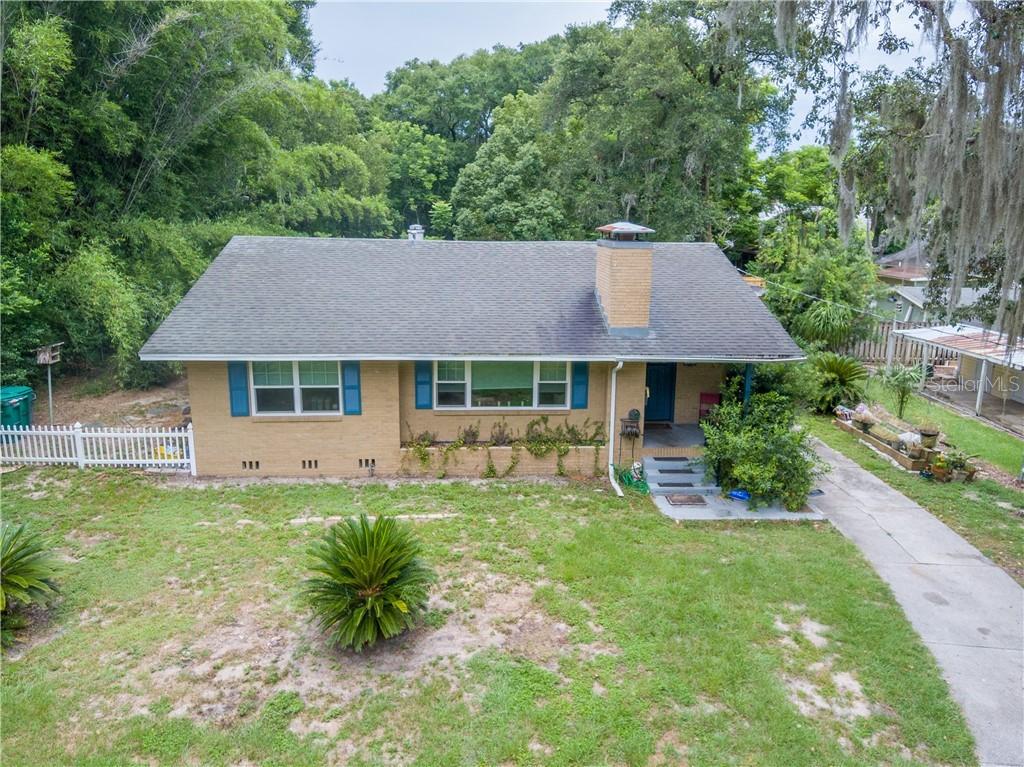 722 N Grandview St., Mount Dora, FL 32757