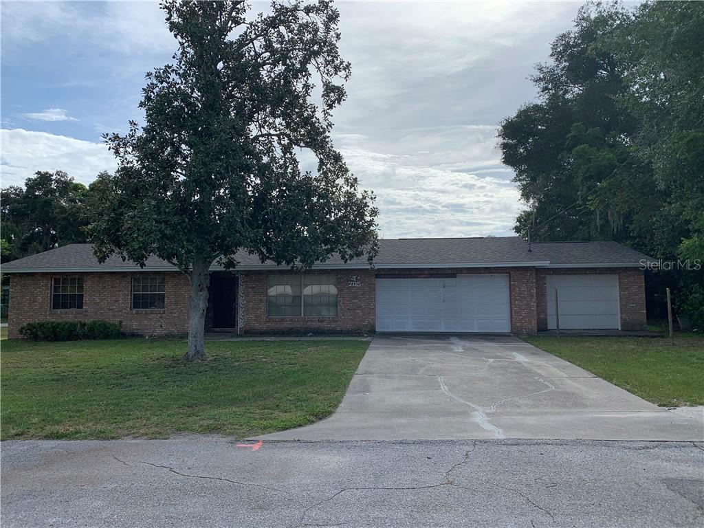 705 Twin Oaks Ln., Eustis, FL 32726