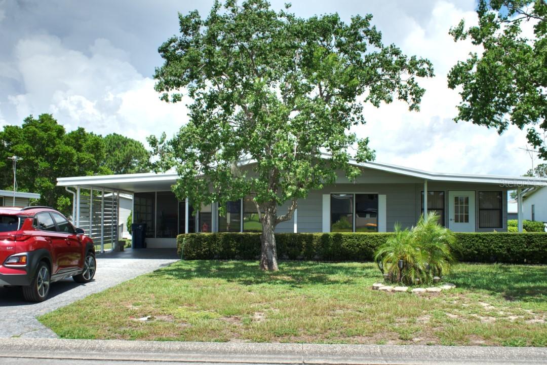 1557 Nassau Cir., Tavares, FL 32778