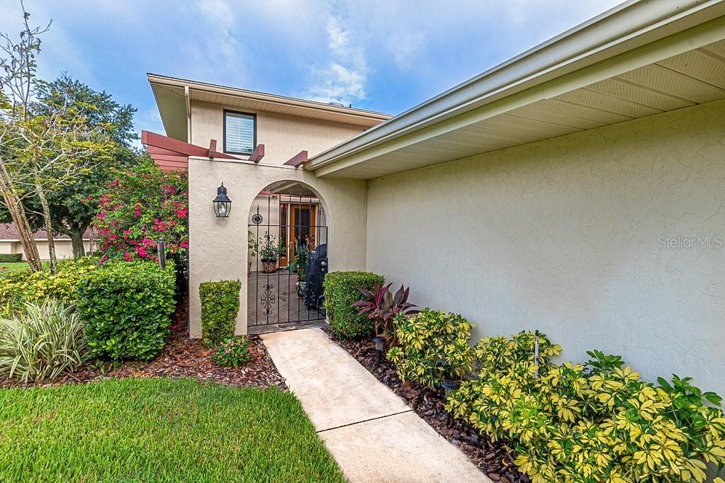 100 S Tremain St. #H4, Mount Dora, FL 32757