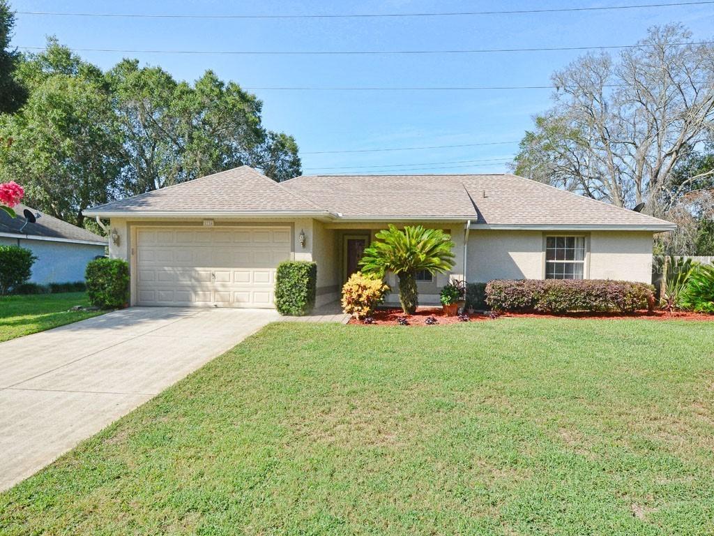 2724 Bayview Dr., Eustis, FL 32726
