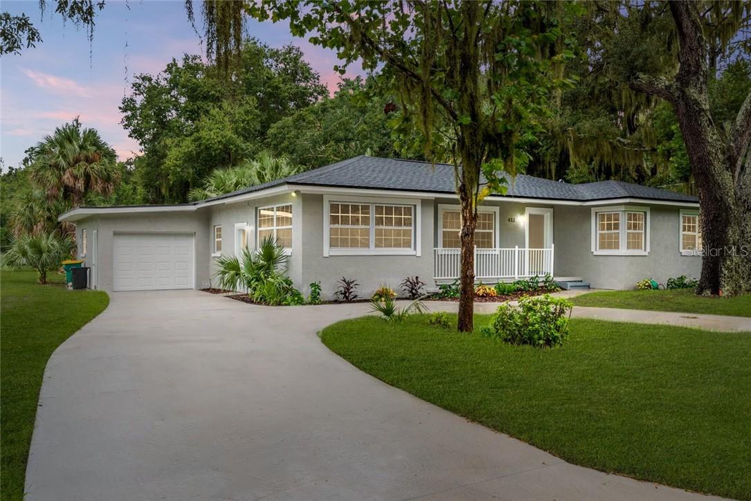 432 E Jackson Ave., Mount Dora, FL 32757
