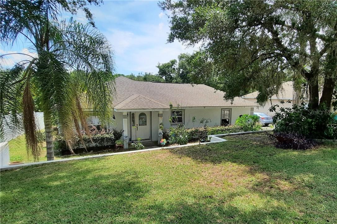 104 Morningview Dr., Eustis, FL 32726