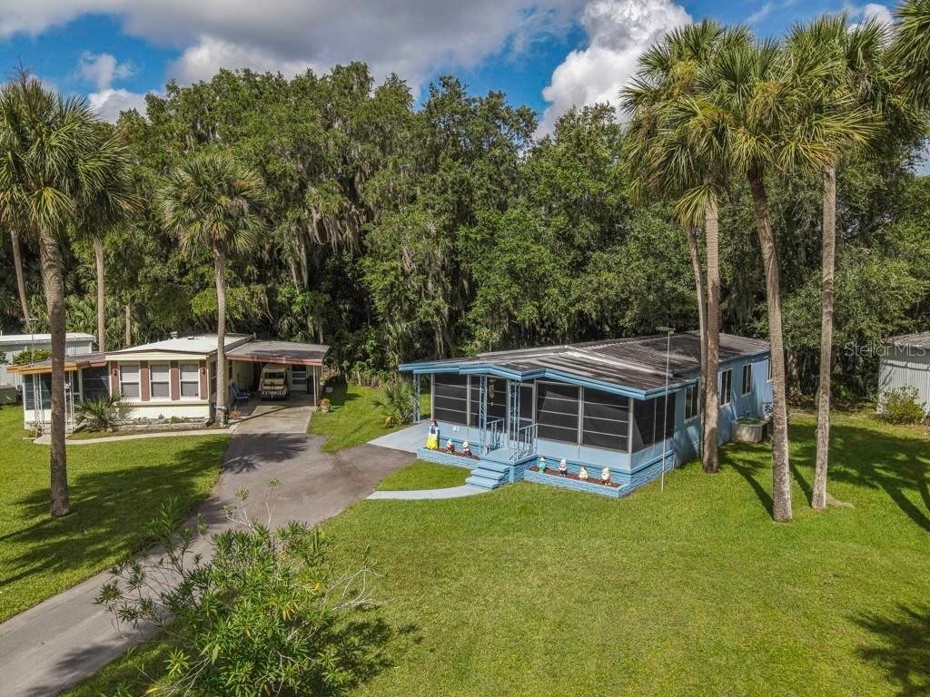 10 Cocos Plumosa Dr. #C, Eustis, FL 32726