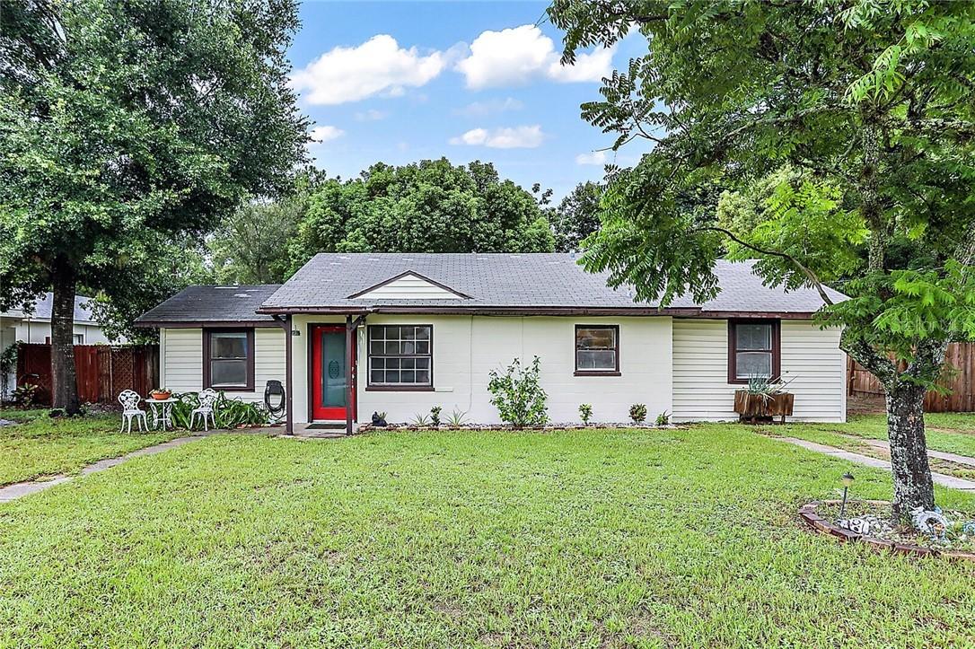 111 E Chesley Ave., Eustis, FL 32726