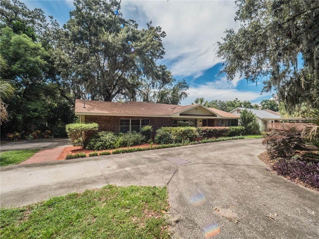 2898 E Crooked Lake Dr., Eustis, FL 32726