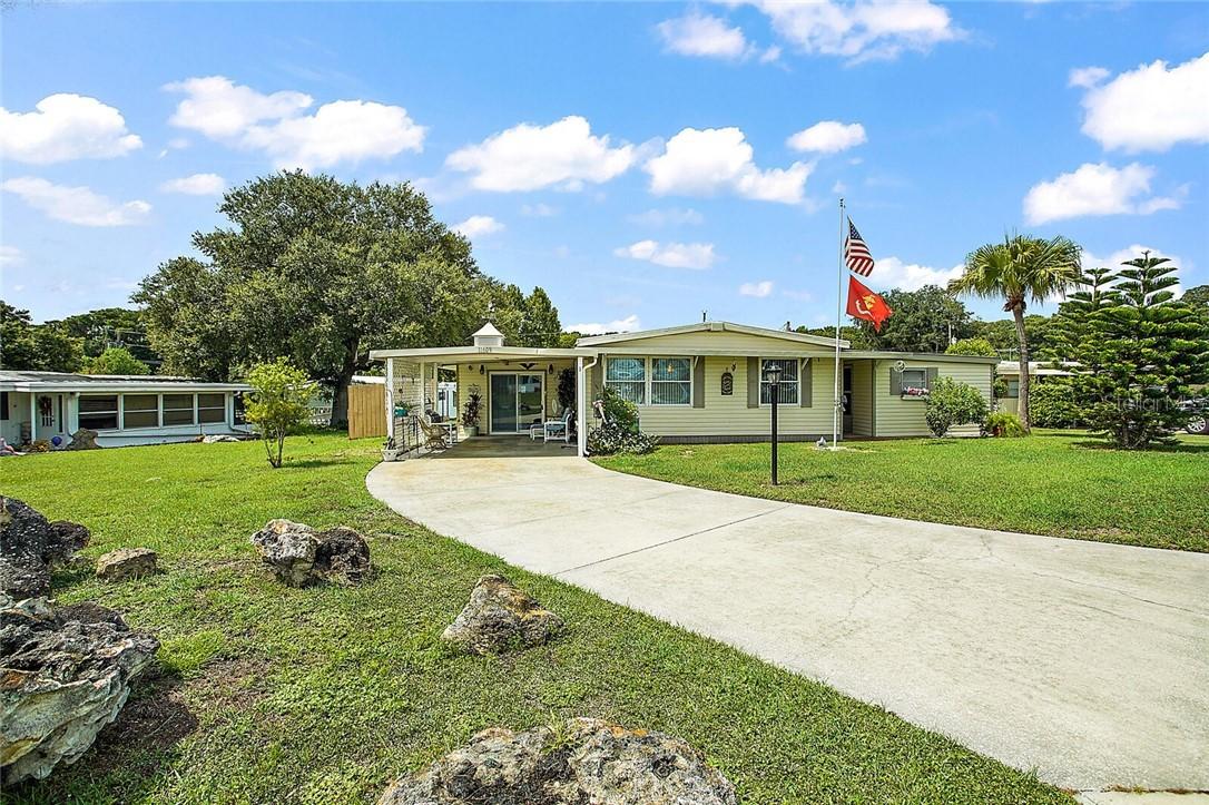 11609 Hickory Ln., Tavares, FL 32778