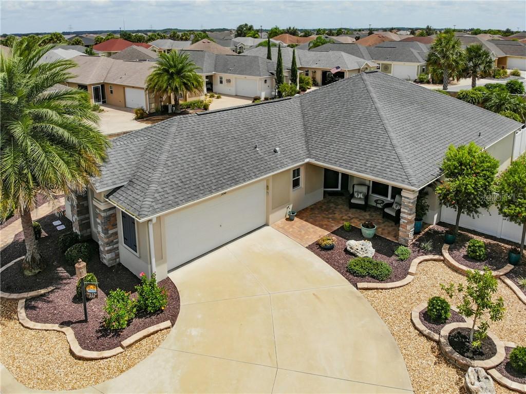 558 Netherwood Pl., The Villages, FL 32163