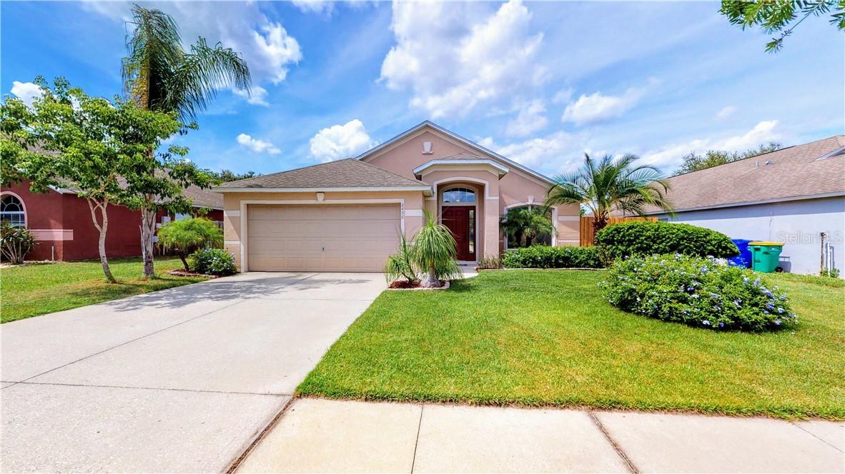 2456 Farringdon Dr., Tavares, FL 32778