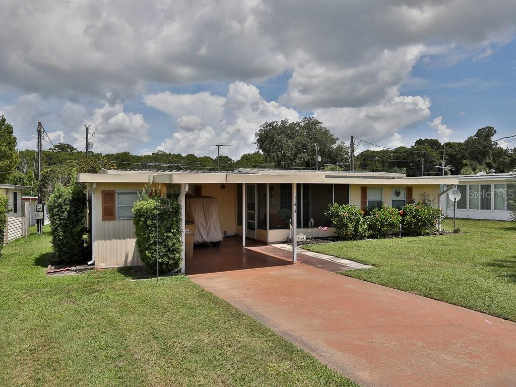 11613 Hickory Ln., Tavares, FL 32778