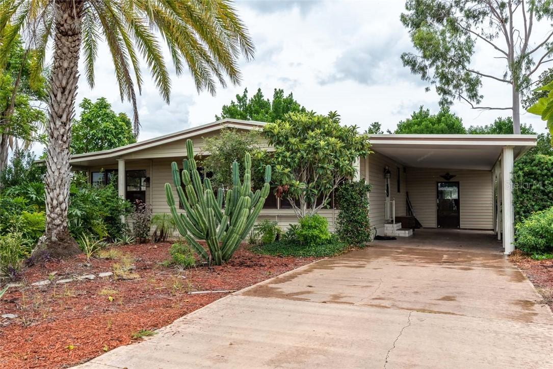 1424 Apache Cir., Tavares, FL 32778