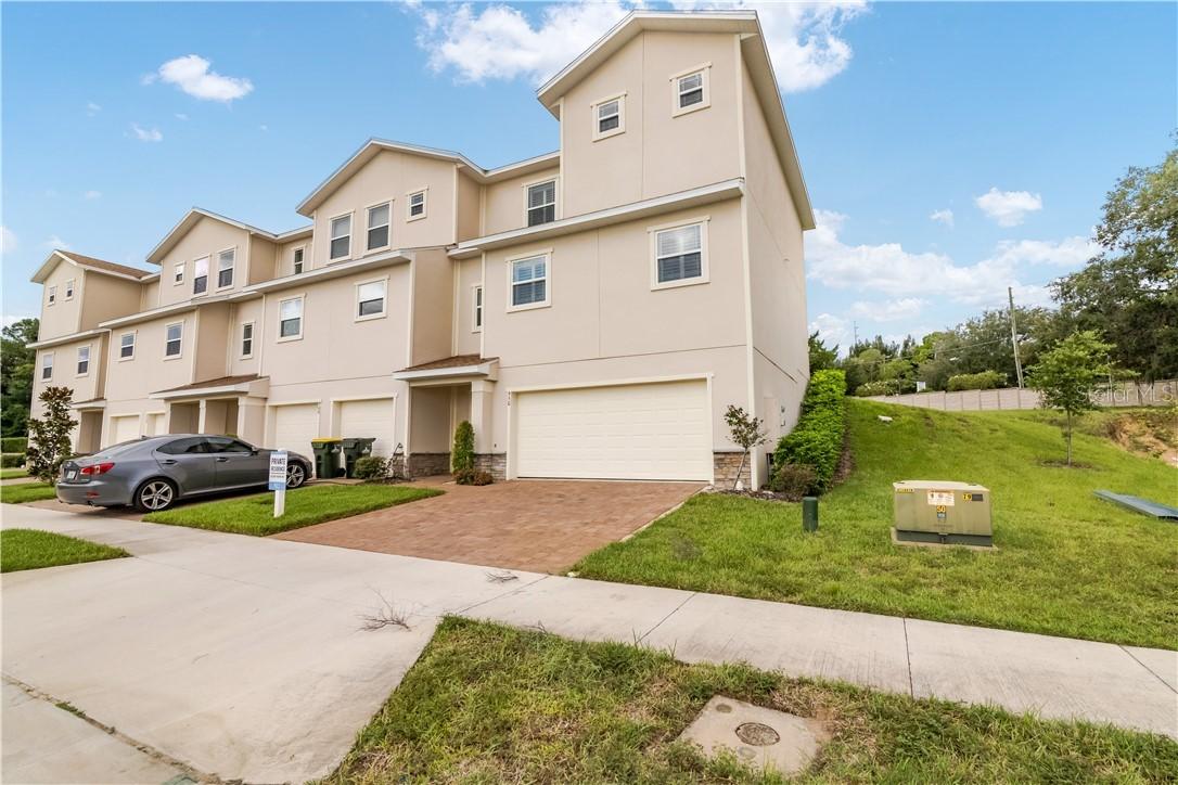 950 Lakefront Village Dr., Clermont, FL 34711