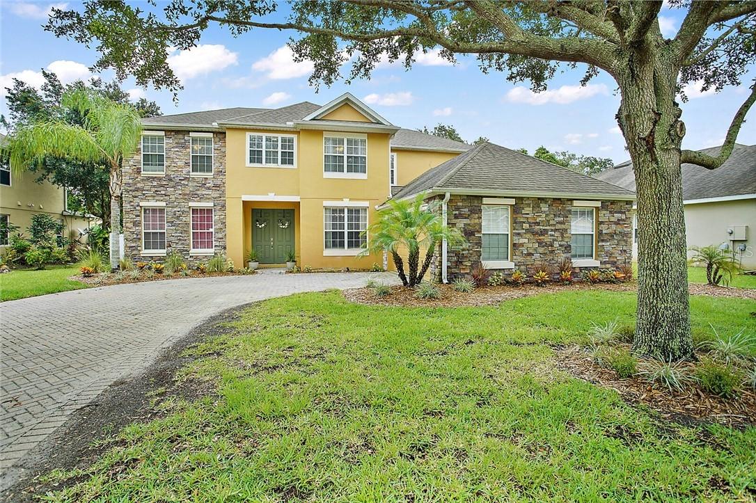 125 E Blue Water Edge Dr., Eustis, FL 32736
