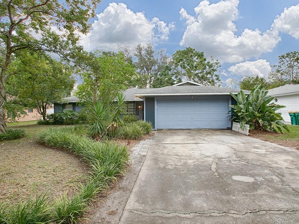 3060 Mary Ln., Mount Dora, FL 32757