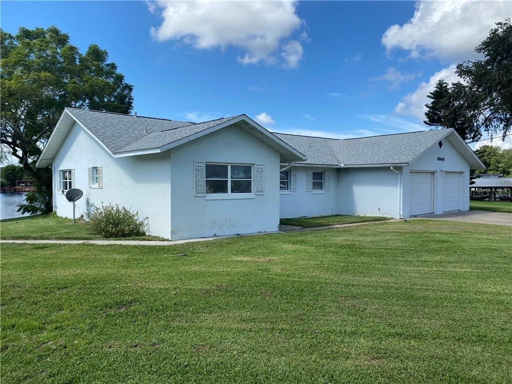 26645 E Cove Dr., Tavares, FL 32778