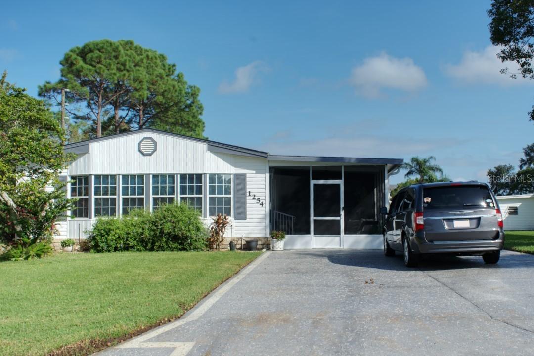 1254 Belmont Cir., Tavares, FL 32778