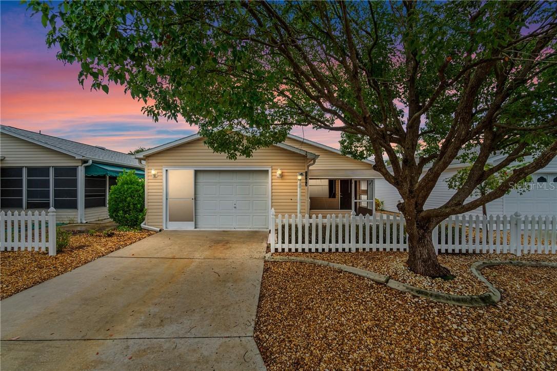 1403 Espinoza Ln., The Villages, FL 32159