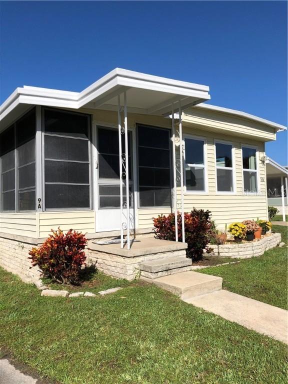 9 Cocos Plumosa Dr. #A, Eustis, FL 32726