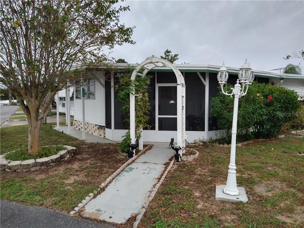 130 Friendly Dr., Leesburg, FL 34748