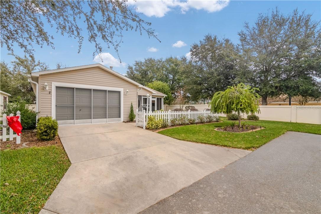 2651 Hastings Ln., The Villages, FL 32162