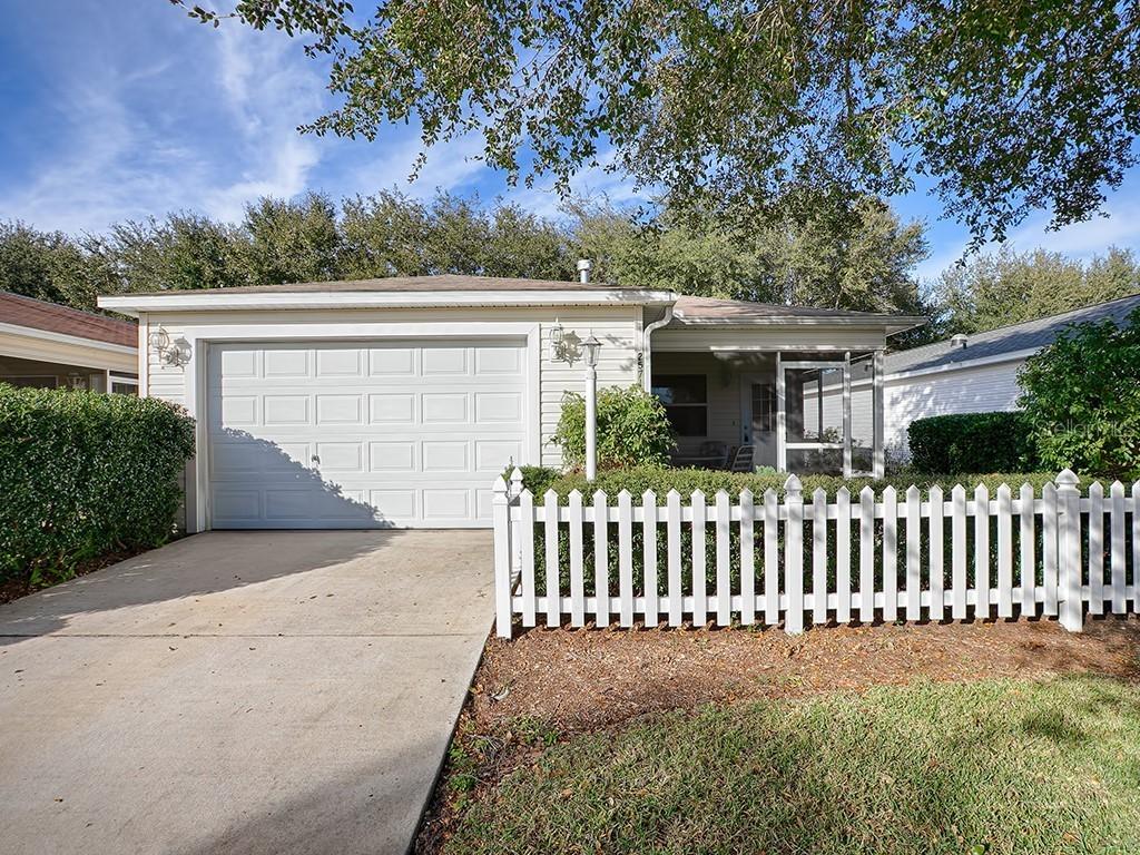 2571 Hialeah Ave., The Villages, FL 32162