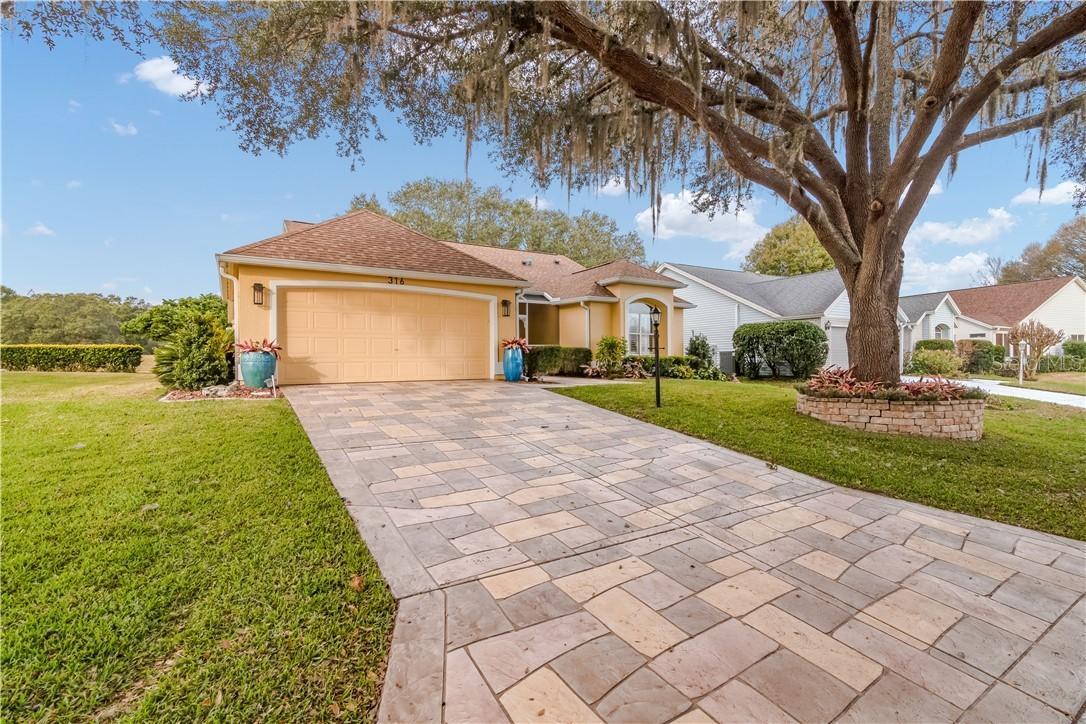 316 Del Mar Dr., The Villages, FL 32159