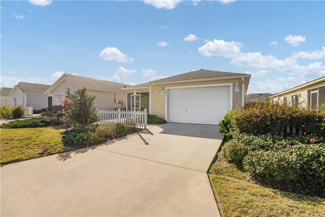 1458 Olympia St., The Villages, FL 32163