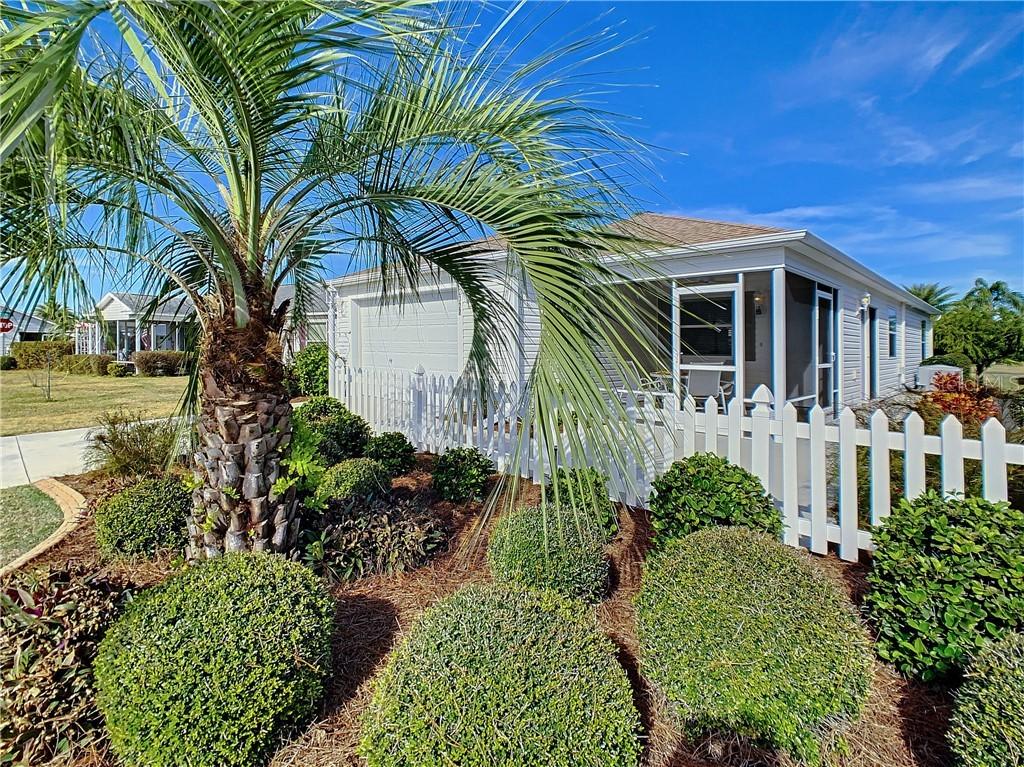 2027 Kelmscott St., The Villages, FL 32162