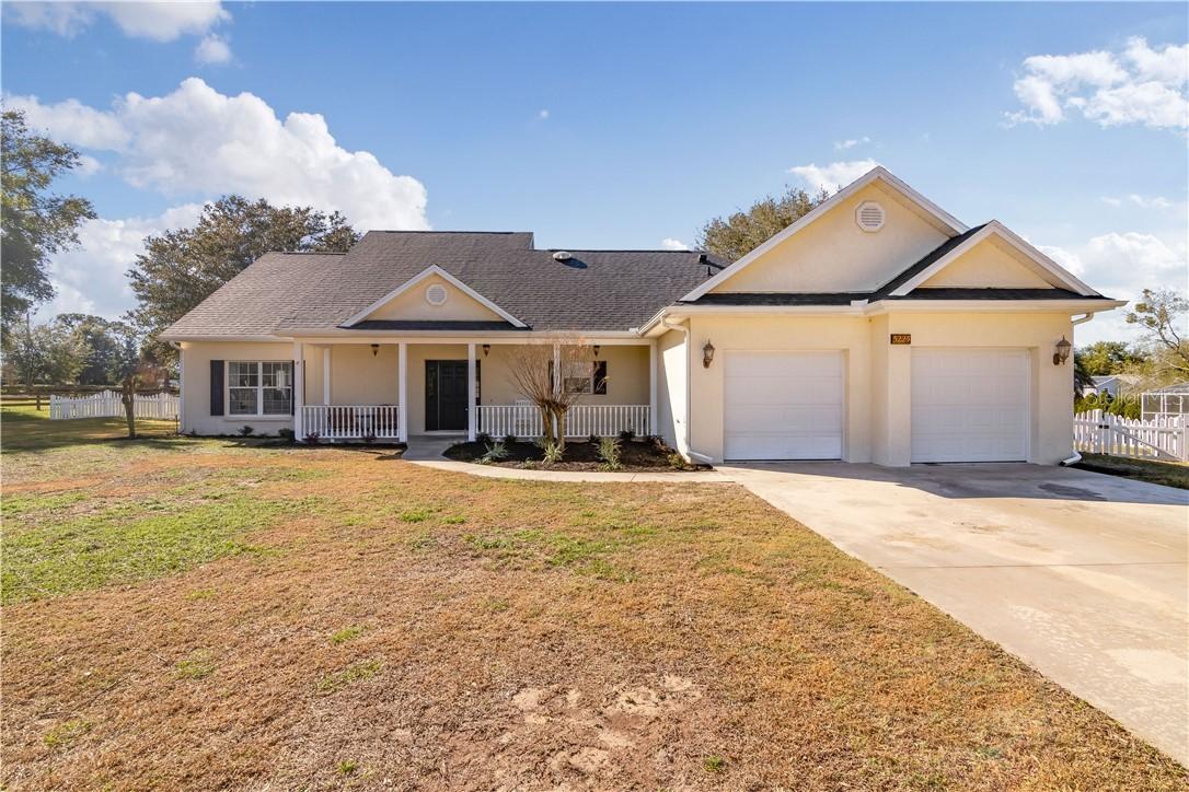 5225 Green Briar Dr., Lady Lake, FL 32159