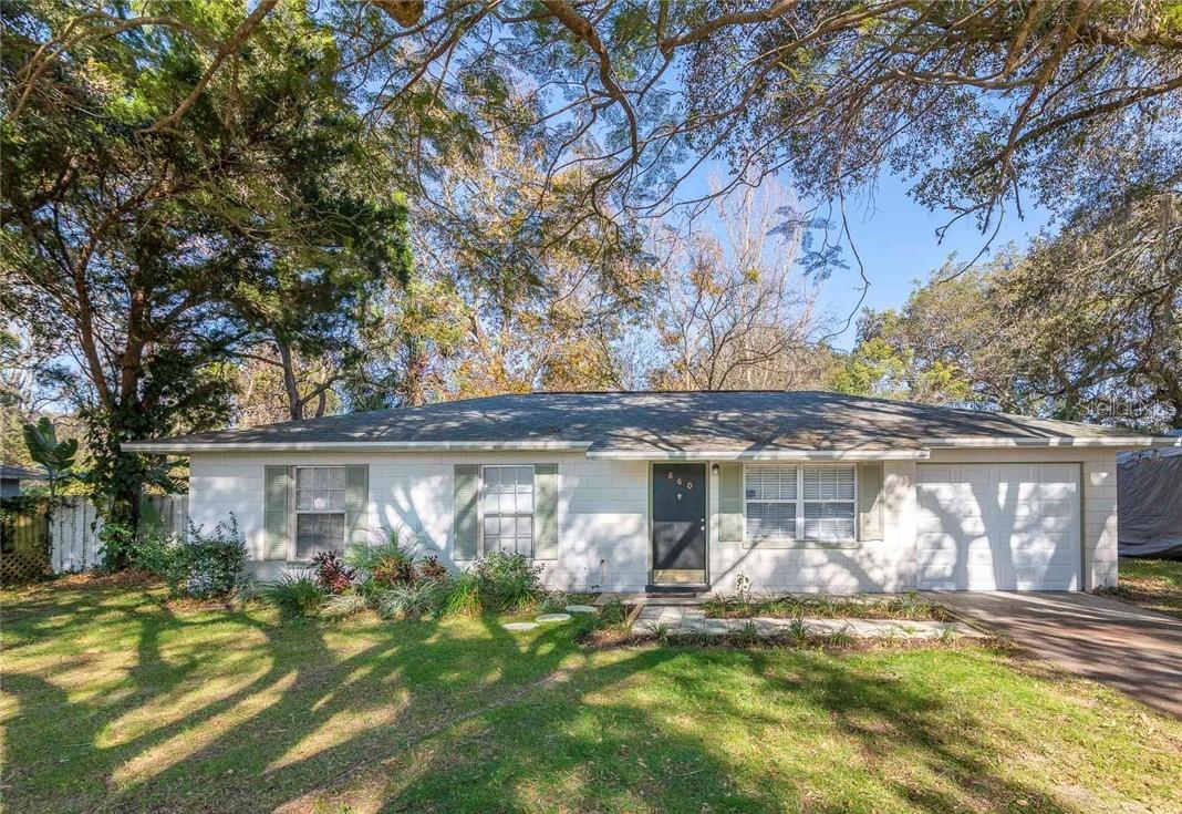 860 Cedar Cir., Tavares, FL 32778