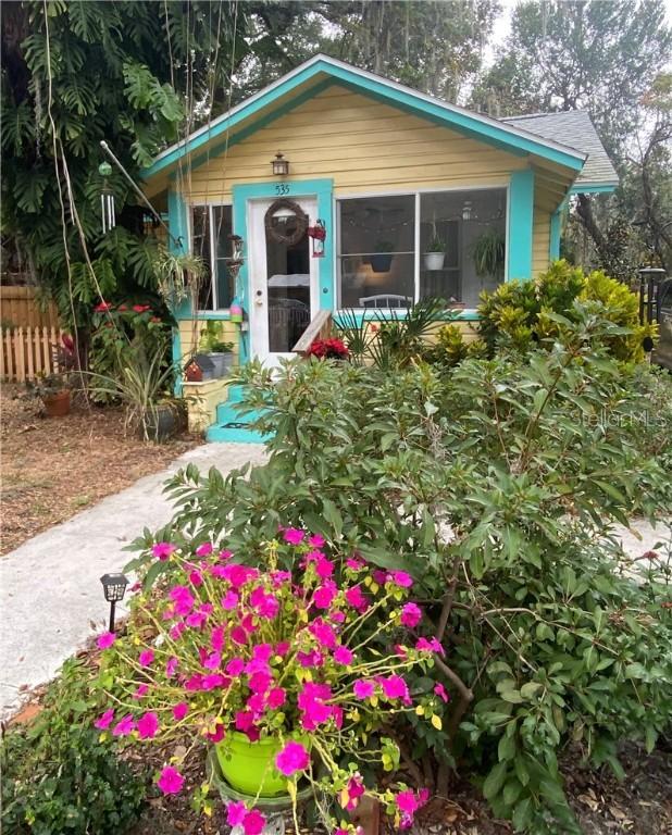 535 E 11th Ave., Mount Dora, FL 32757