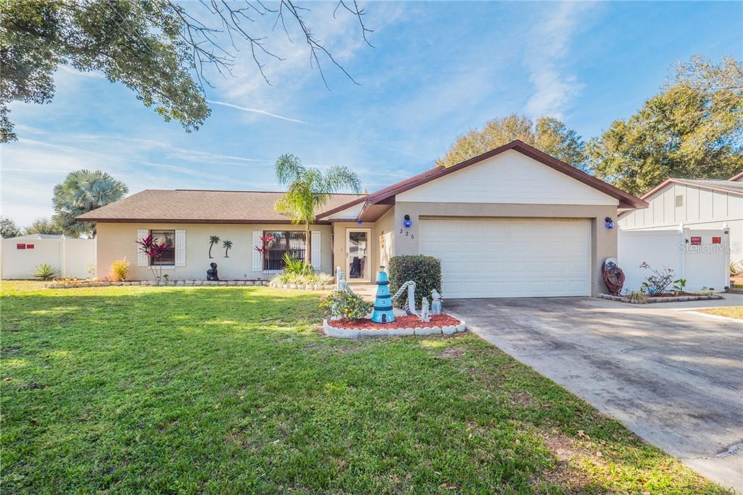 226 Eastridge Dr., Eustis, FL 32726