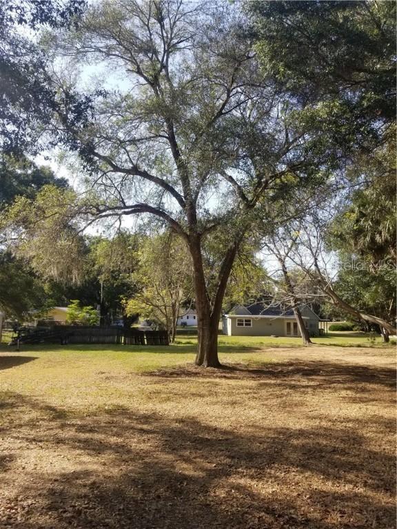 726 Butch Cassidy Ln., Eustis, FL 32726