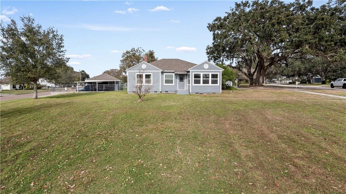 61 W Crest Ave., Winter Garden, FL 34787