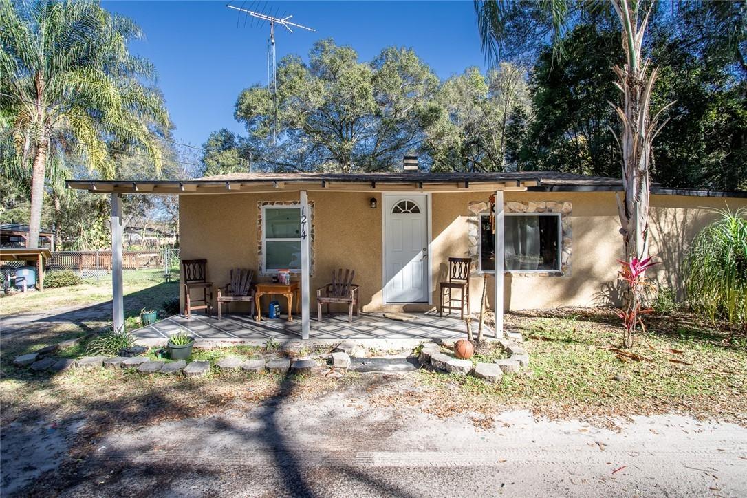 1214 Manor Dr., Leesburg, FL 34748