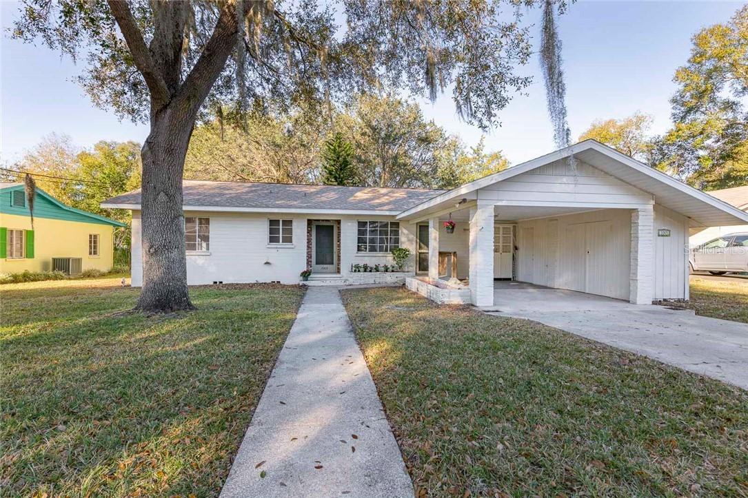 1065 N Baker St., Mount Dora, FL 32757