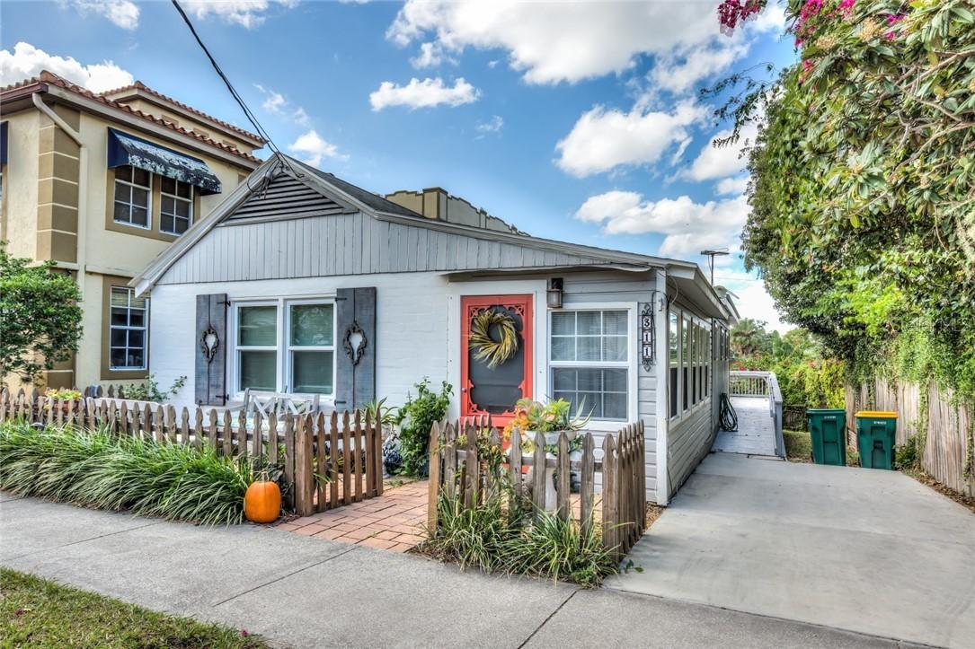 311 N Baker St., Mount Dora, FL 32757